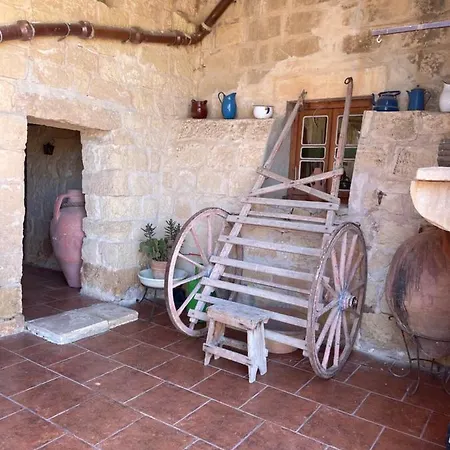 Il-harruba Farmhouse