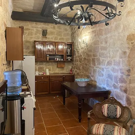 Il-harruba Farmhouse Holiday home *