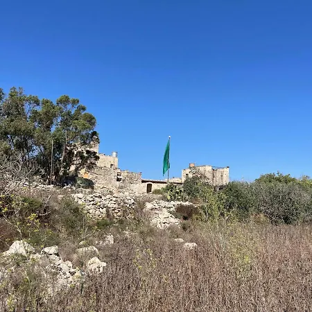Il-harruba Farmhouse *